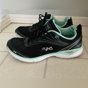 Ryka Women’s walking shoes sneakers size 9M